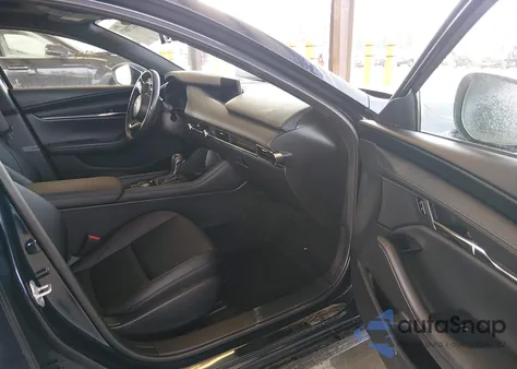 2021 Mazda Mazda3 Preferred z USA, uszkodzony, nr VIN JM1BPALL8M1402817